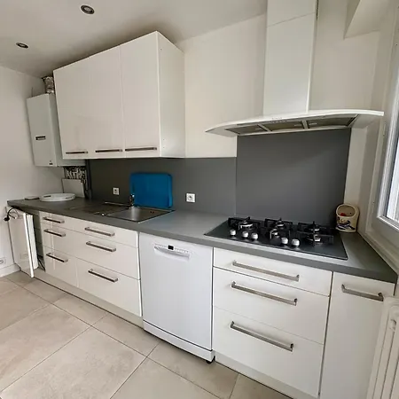 Hyper Centre Parking 3 Gare&plage A Pied *