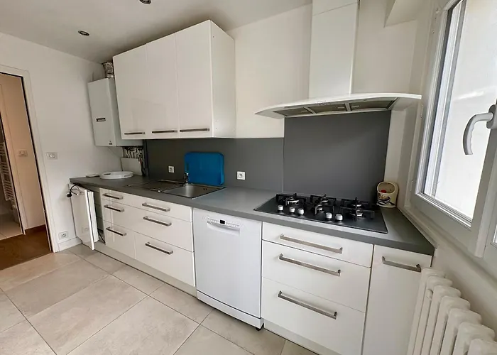 Hyper Centre Parking 3 Gare&plage A Pied *